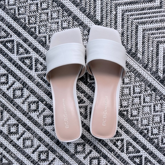 BCBG Leather Kerin Mule - Picture 3 of 11